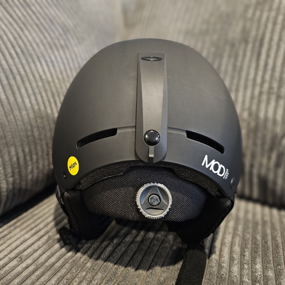 Mens large ski/snowboard helmet - Picture 2 of 2